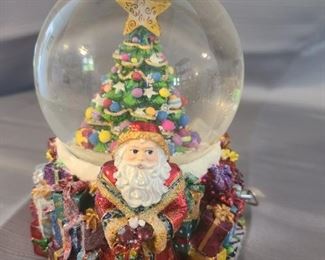 Radko - 1 of 2 sides ~ snow globe/music box 
Revolving O' Christmas Tree