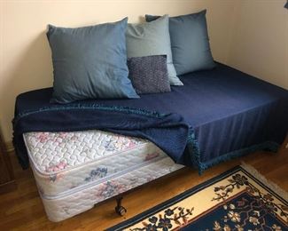 Twin mattress set