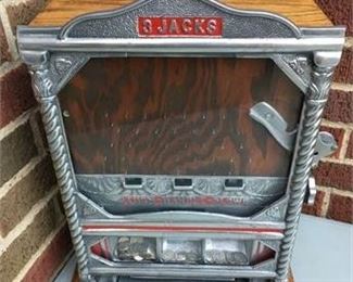 Lot 004
Royal Bell 3 Jacks Vintage Coin op Trade Simulator Ten Cent Game