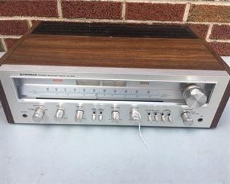 Lot 106
Pioneer sx-650 Stereo Receiver