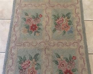 Lovely Vintage Hook Rug 
