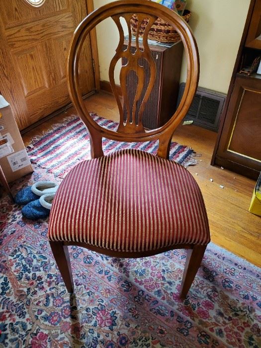 Henredon Starburst Dinning Table with 8 Chairs. 2 Arm Chairs and 6 Regular Chairs. 20" Leaf -  $3000 