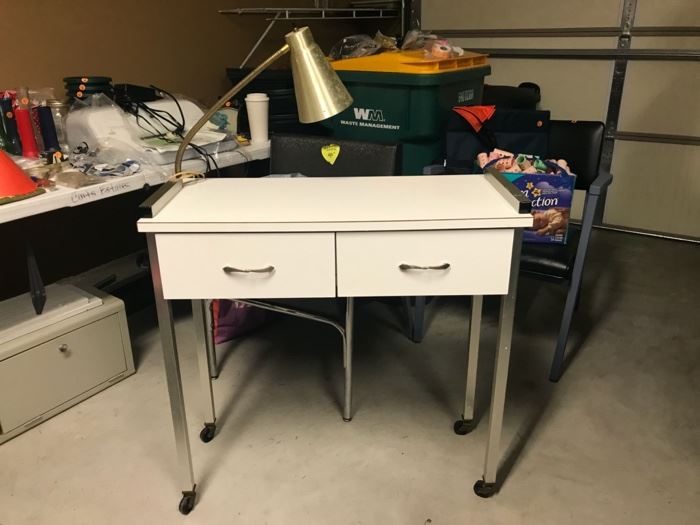 1 Vintage Manicure Table