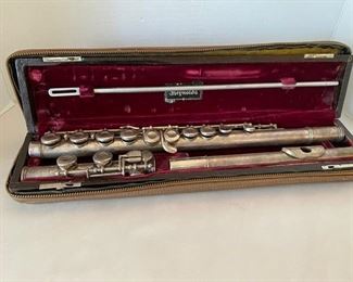 #76 Reynolds Flute from Cleveland Ohio in Case       				$100

