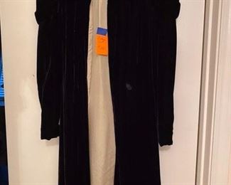 Vintage blackVelvet coat Sz 2 to 4