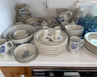 Pfaltzgraff set 80+p  $145