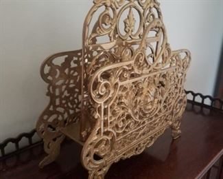Cast iron mail holder