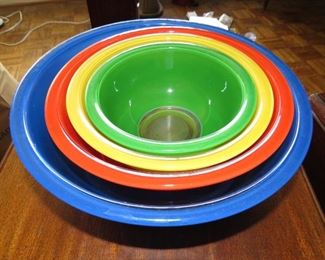 Pyrex bowls