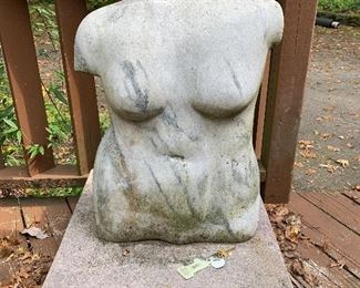 Large bust/torso -not keys for scale