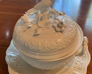 Creamware tureen Italy