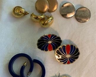 Assorted earrings