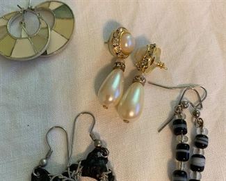 Assorted earrings