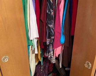 Very nice women's clothing ranging from XXL to 3X