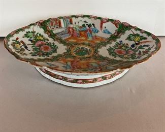 Antique Rose Medallion