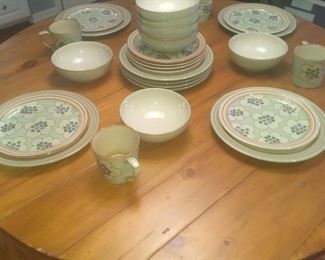 Close of of the Dish Pattern