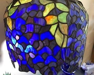 Wisteria stained glass lamp detail