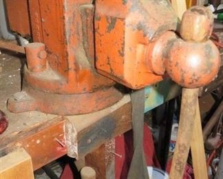 Large Bench Mounted Vice