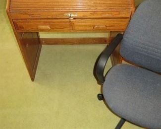 Small Oak Roll Top Desk/Office Chair