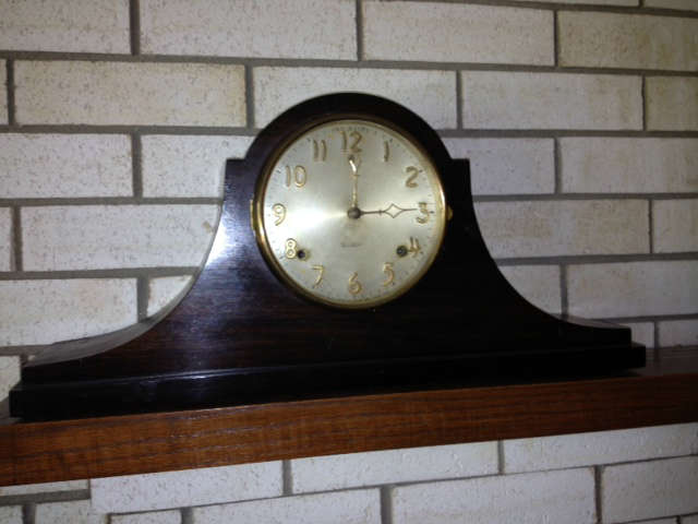 Gilbert clock w/key - wonderful condition