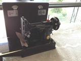 Portable Singer Sewing Machine w/attachments and case - quilters take a look!!