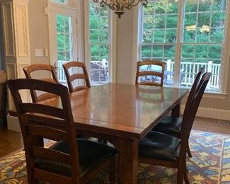 Dining Room table w/ 6 chairs