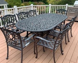 Outdoor cast aluminum table w/ 6 chairs