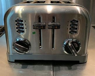 4 slice toaster by Cuisinart