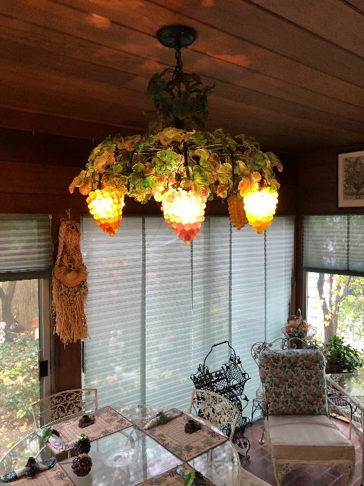 Awesome glass grape and vine light