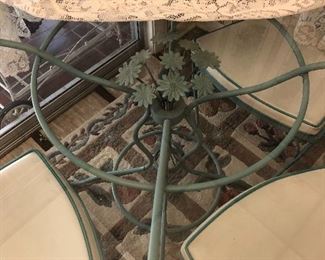 Cut wrought iron kitchen set