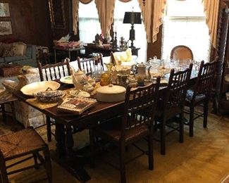 Gorgeous refractory table