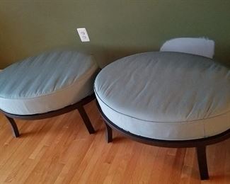 4) SUNVILLA SUNBRELLA  out door POOL PATIO hassocks