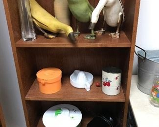 Decorative accessories.