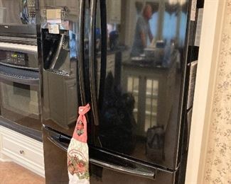Samsung French door refrigerator with bottom drawer freezer