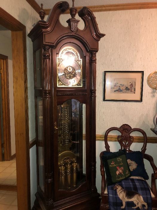 Howard Miller Grandfather Clock
Weighted-key wound