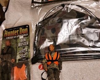 Hunter Dan figures, tent