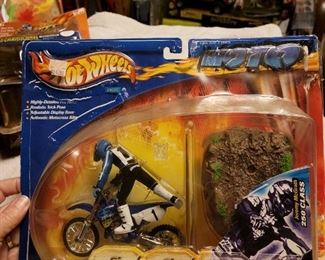 Hot wheels core moto
