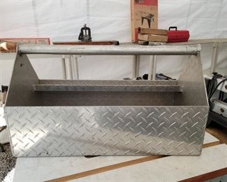 Metal tool box