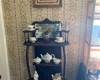 Dining room 
Etagere, Tea set, cups & saucers 