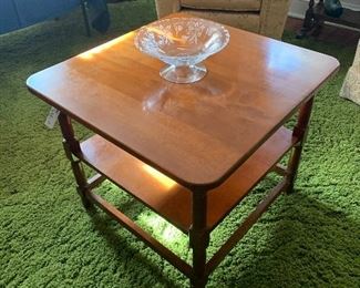 Dining room 
End table 