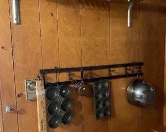 Kitchen
Pot hangers