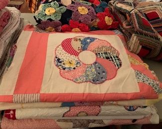 Linen bedroom 
Vintage quilts & toppers