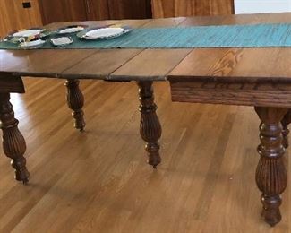 BUY IT NOW! $185 Antique oak extending table - measures 40" x 42" closed and 69"L when extended. bottom of apron is 25" from floor