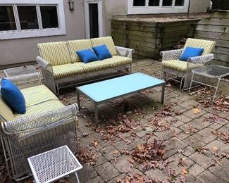 sunbrella cushions & pillows for patio furniture in excellent condition