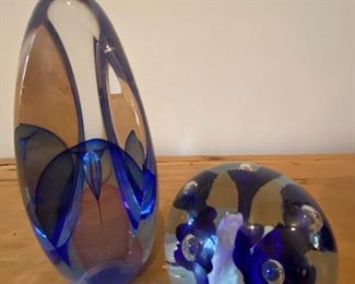 BUY IT NOW! $55 pair cobalt art glass pieces including St. Clair round paperweight and 2001 Youghiogheny oval art glass