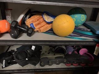 Baseball mit, Weights, inline skates, balls - protective equipment for skating