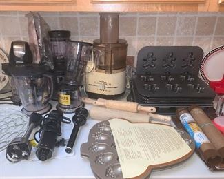 William Sonoma Baking Pans, Moulinex Food Processor 