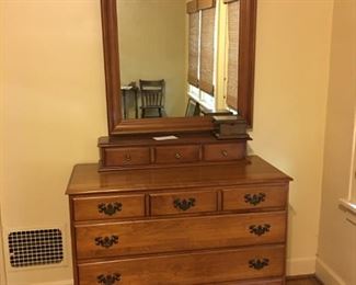 Beautiful dresser/mirror