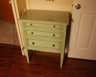 nice vintage 3 drawer stand
