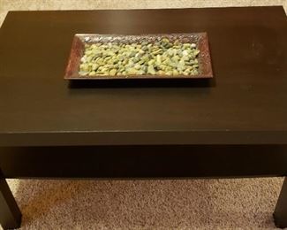 Coffee table & tray of stones