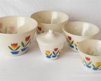 Vintage Pyrex Bowl Set 3 tulip design Fire King